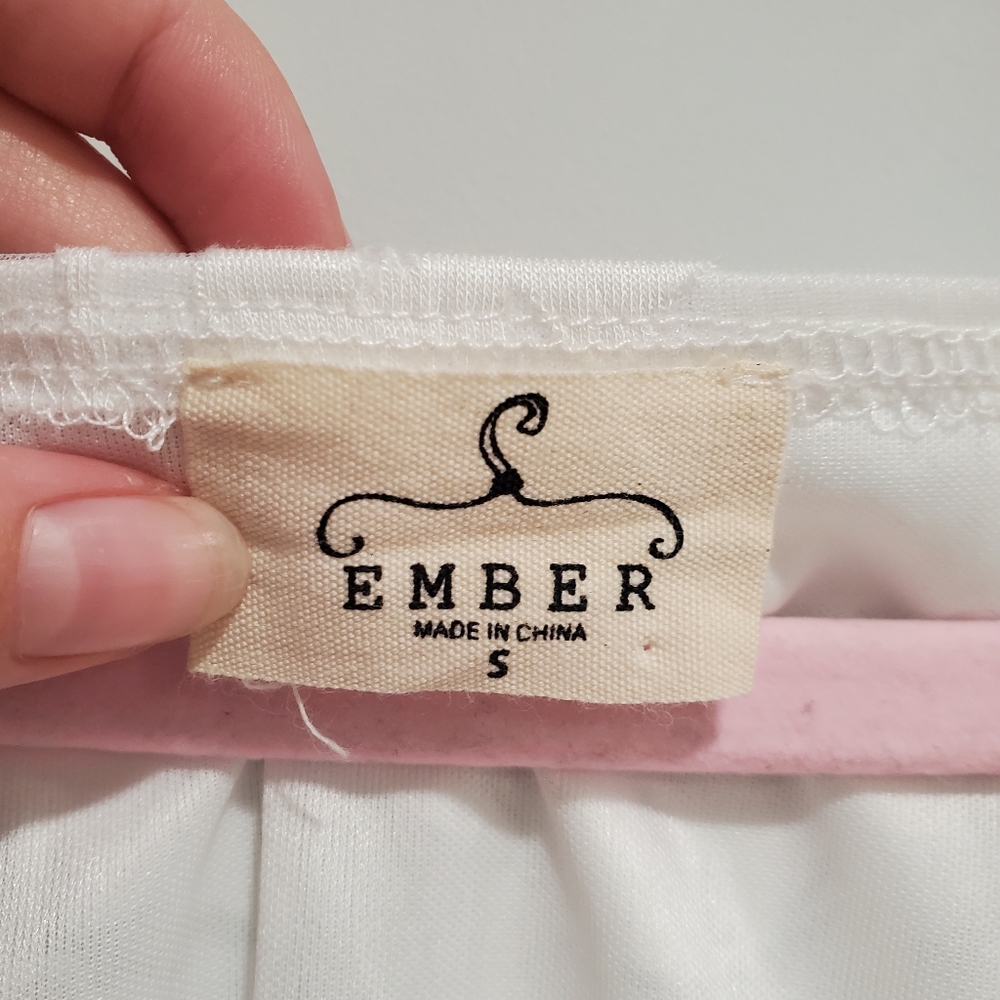 Ember Gorgeous White Lace Top - Picture 6 of 7